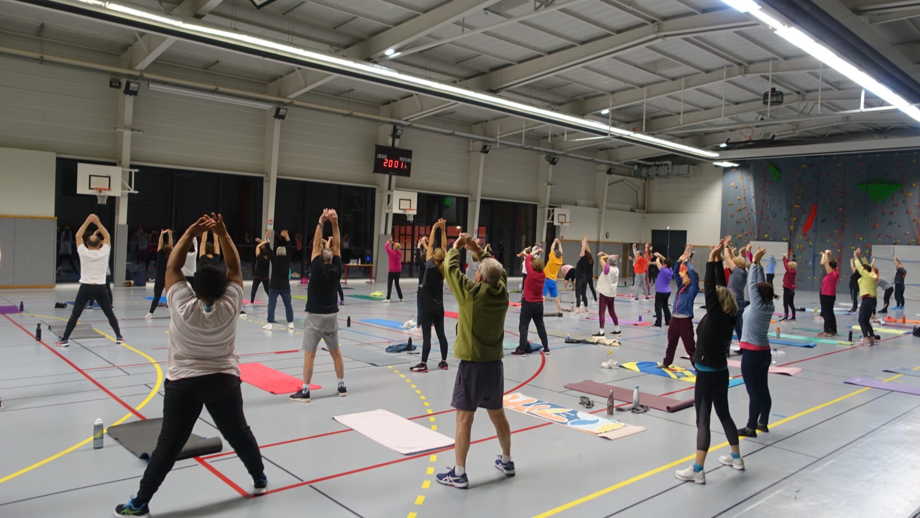 Séance de gymnastique volontaire en groupe à l'Espace Sportif de Lutterbach
